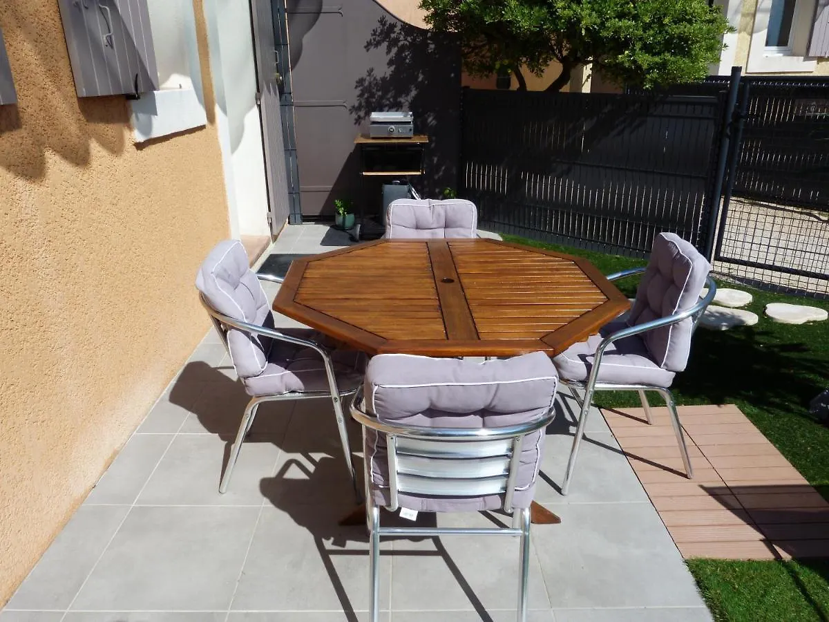 Appartement appart cosy avec son exterieur chaleureux,piscine et parking prive Fontvieille France