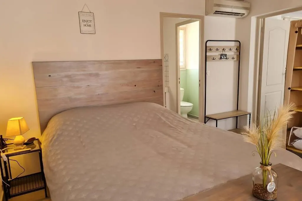 Appart Cosy Avec Son Exterieur Chaleureux,Piscine Et Parking Prive Fontvieille